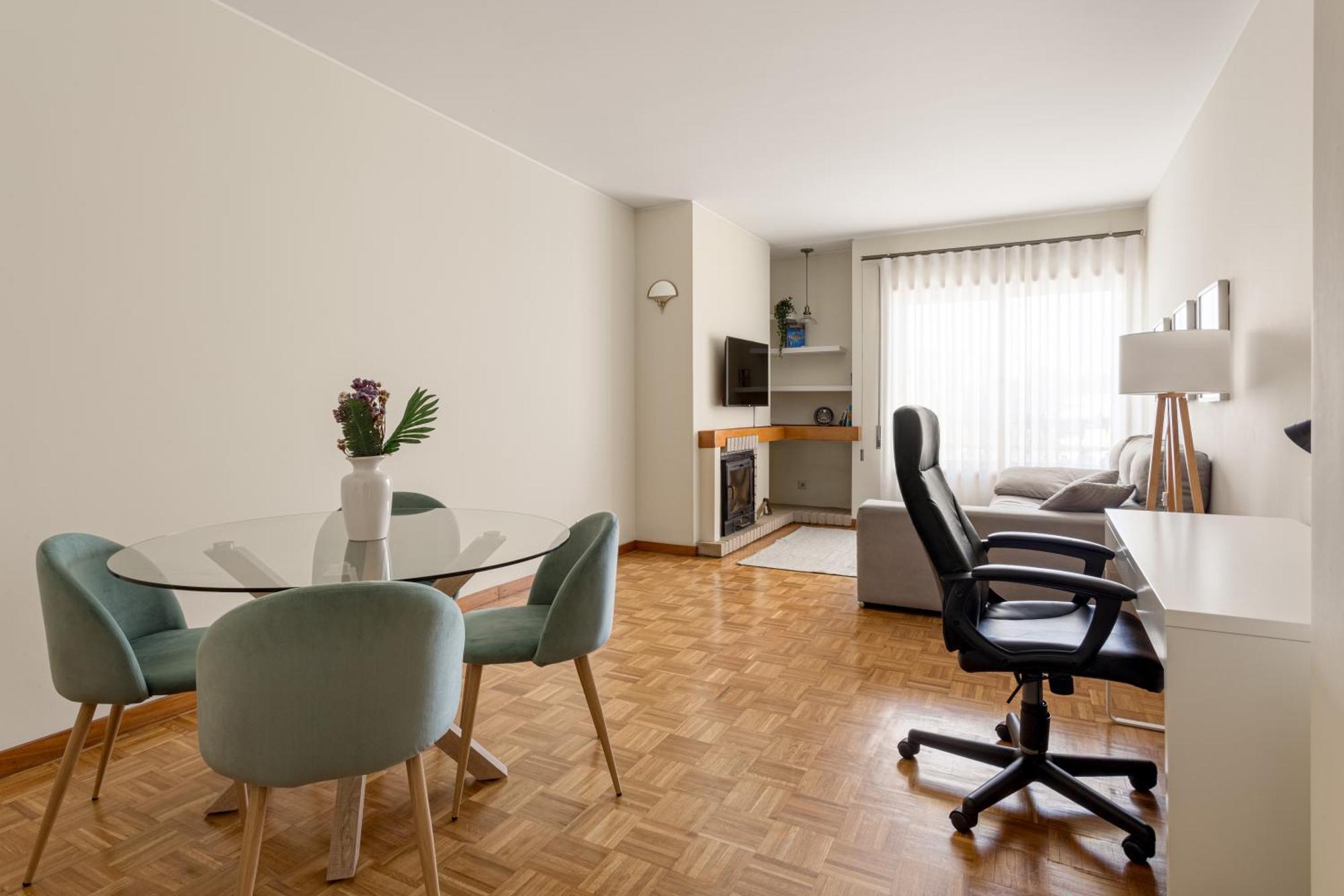 Joivy Stylish City Centre Flat With Parking Maía Extérieur photo