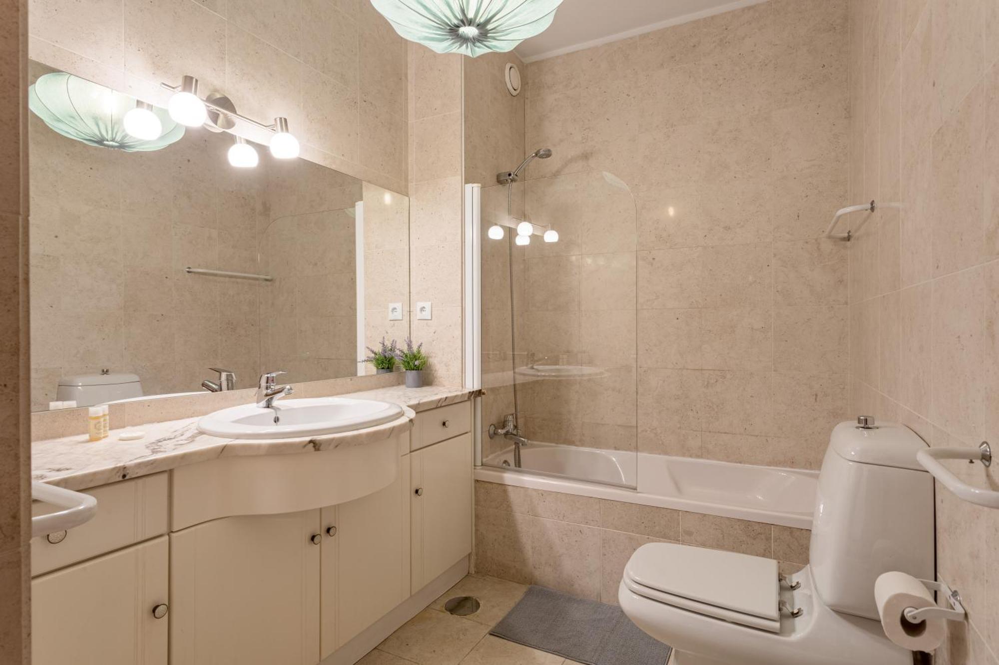 Joivy Stylish City Centre Flat With Parking Maía Extérieur photo